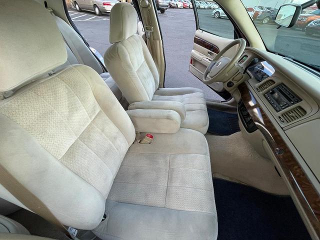 Photo of 2006 Burgundy Mercury Grand Marquis