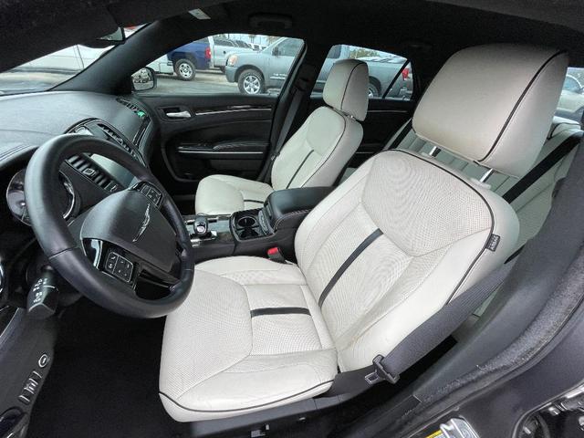 Photo of 2014 Gray Chrysler 300