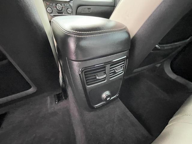 Photo of 2014 Gray Chrysler 300