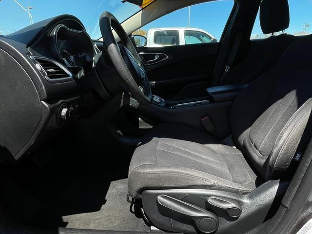 Photo of 2016 Gray Chrysler 200
