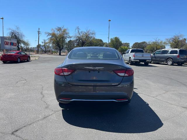 Photo of 2016 Gray Chrysler 200