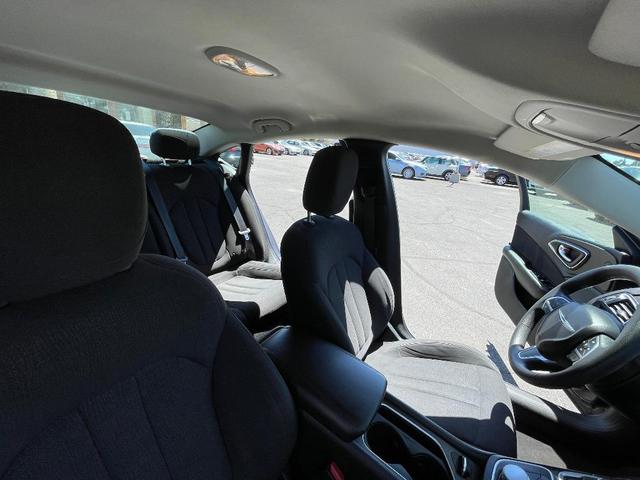 Photo of 2016 Gray Chrysler 200