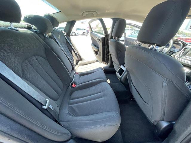 Photo of 2016 Gray Chrysler 200