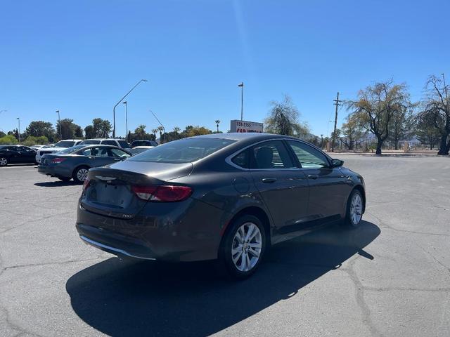 Photo of 2016 Gray Chrysler 200