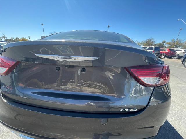 Photo of 2016 Gray Chrysler 200