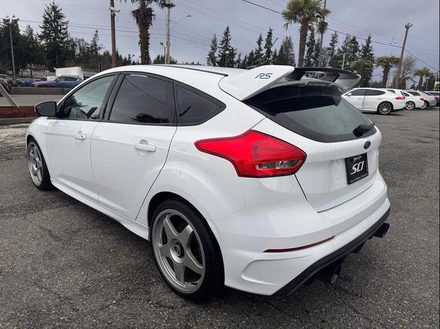 Photo of 2017 Frozen White Ford Focus RS