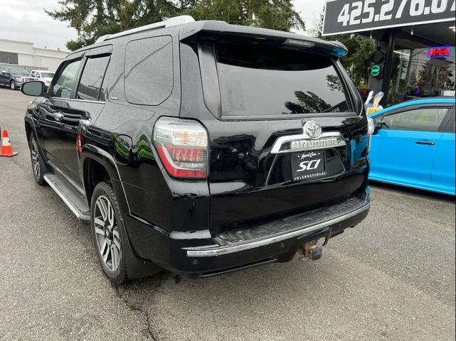 Photo of 2016 Black Toyota 4Runner