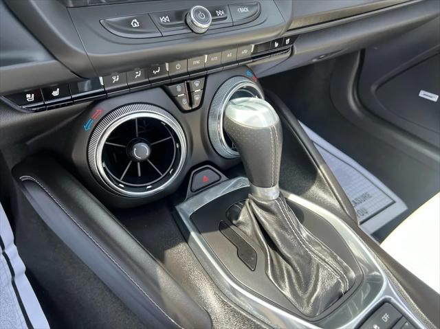 Photo of 2016 White Chevrolet Camaro