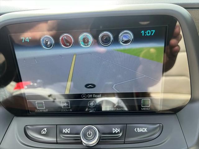 Photo of 2016 White Chevrolet Camaro