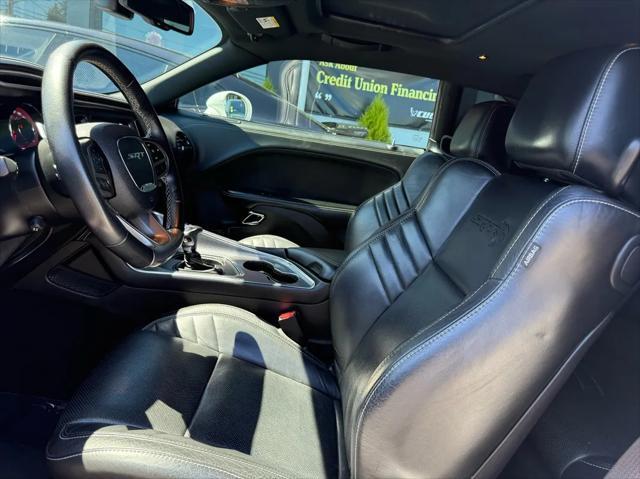 Photo of 2021 White Dodge Challenger