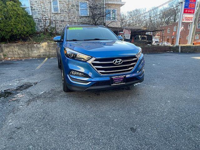 Photo of 2017 Caribbean Blue Hyundai TUCSON