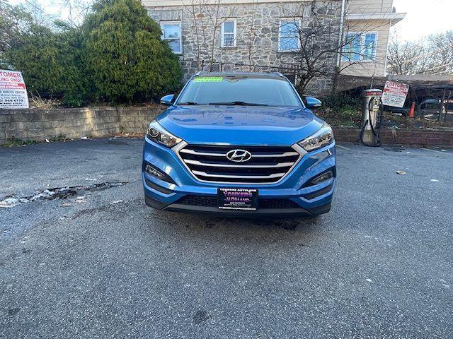 Photo of 2017 Caribbean Blue Hyundai TUCSON