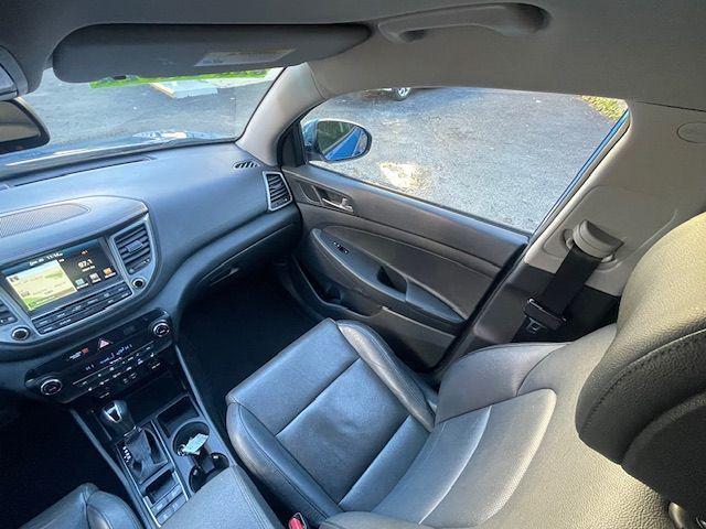 Photo of 2017 Caribbean Blue Hyundai TUCSON