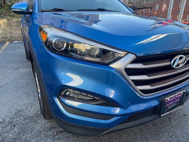 Photo of 2017 Caribbean Blue Hyundai TUCSON