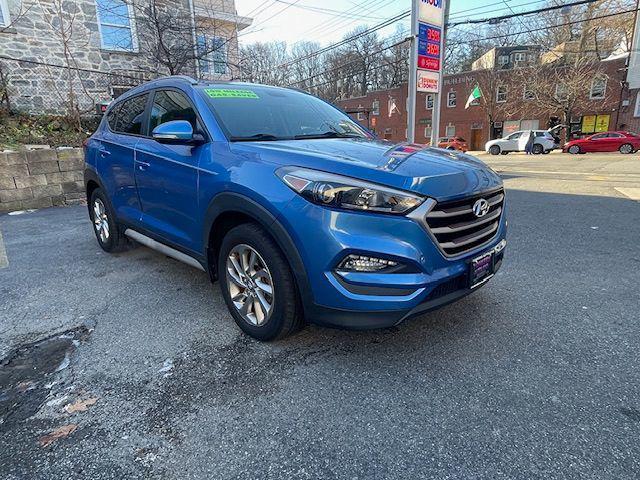 Photo of 2017 Caribbean Blue Hyundai TUCSON