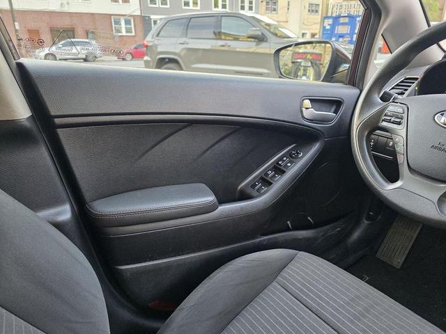 Photo of 2018 Garnet Red Kia Forte