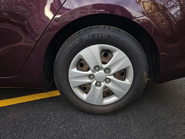 Photo of 2018 Garnet Red Kia Forte