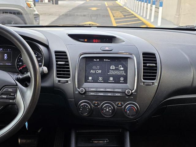 Photo of 2018 Garnet Red Kia Forte