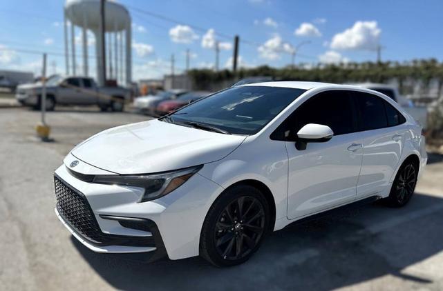 Photo of 2023 White Toyota Corolla