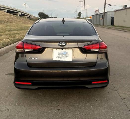 Photo of 2018 Pewter Kia Forte