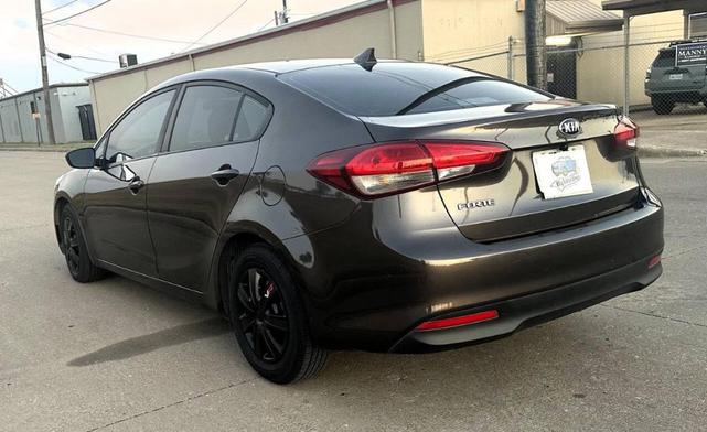 Photo of 2018 Pewter Kia Forte