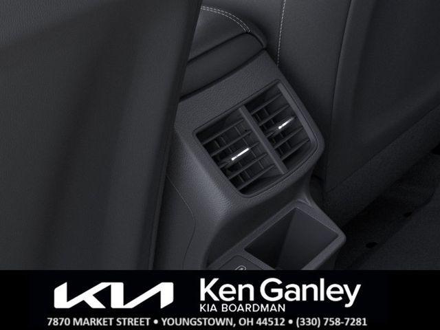 Photo of 2026 Snow White Pearl Kia Seltos