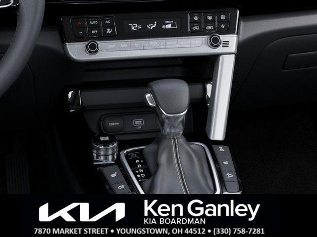 Photo of 2025 Snow White Pearl Kia Seltos