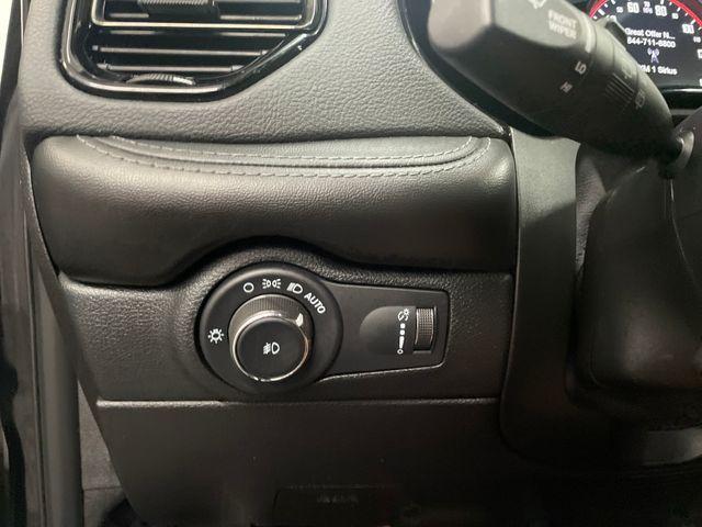 Photo of 2022 DB Black Crystal Clearcoat Dodge Durango