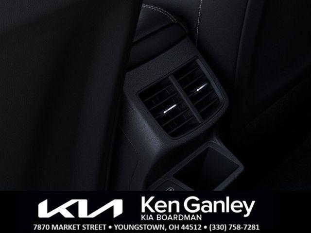 Photo of 2025 Fusion Orange Kia Seltos
