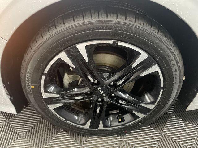 Photo of 2022 Wolf Gray Kia K5