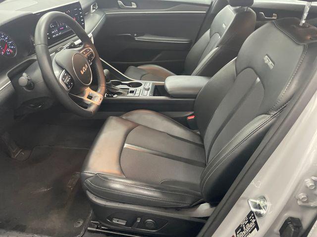 Photo of 2022 Wolf Gray Kia K5