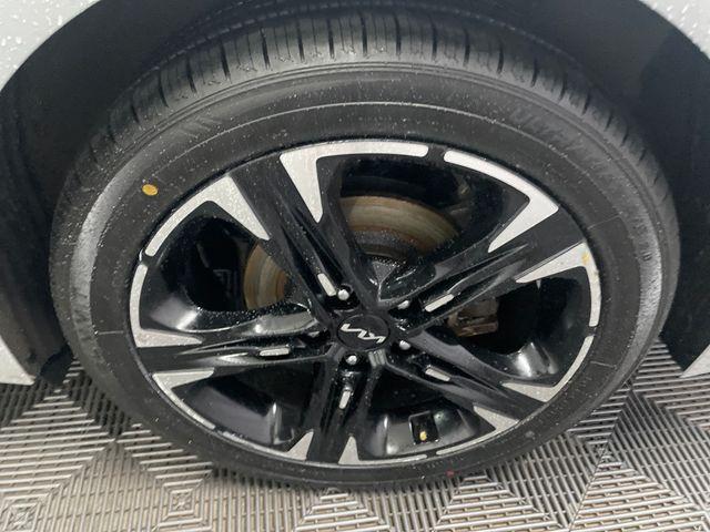 Photo of 2022 Wolf Gray Kia K5