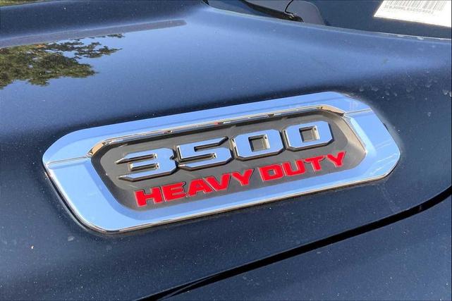 Photo of 2025 Diamond Black Crystal Pearlcoat RAM 3500