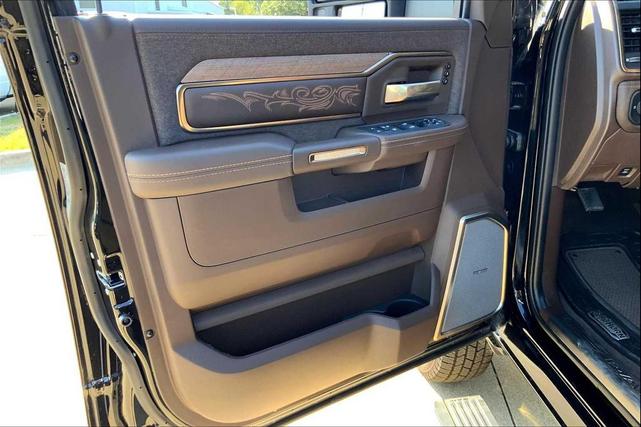 Photo of 2025 Diamond Black Crystal Pearlcoat RAM 3500