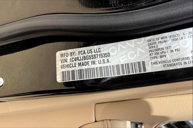 Photo of 2025 Diamond Black Crystal Pearlcoat Jeep Grand Cherokee L