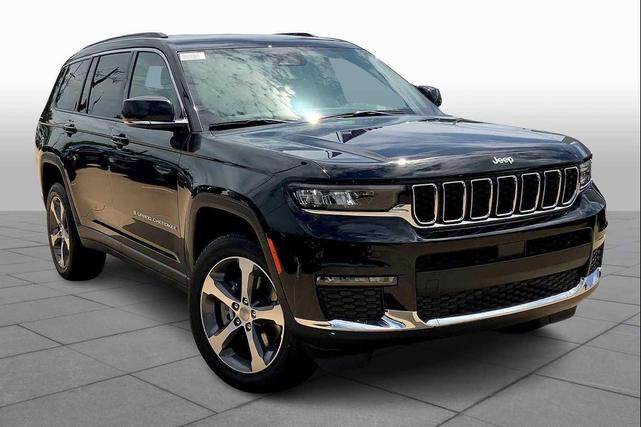 Photo of 2025 Diamond Black Crystal Pearlcoat Jeep Grand Cherokee L