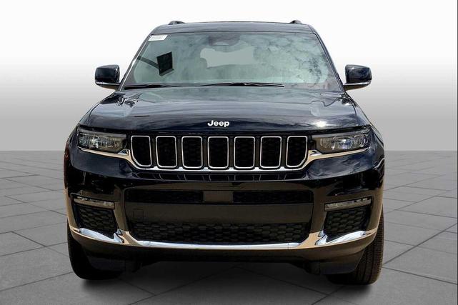 Photo of 2025 Diamond Black Crystal Pearlcoat Jeep Grand Cherokee L
