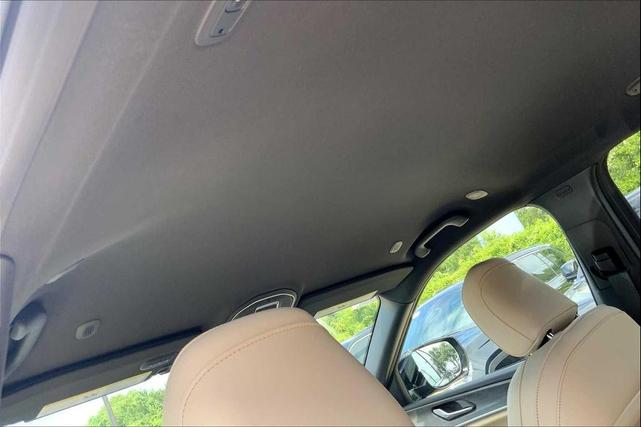 Photo of 2025 Diamond Black Crystal Pearlcoat Jeep Grand Cherokee L