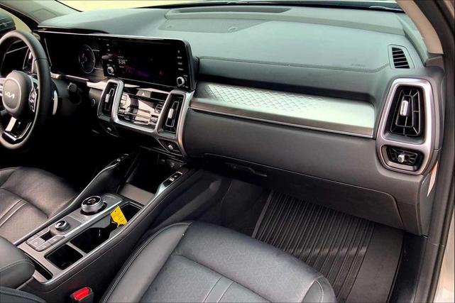 Photo of 2023 Steel Gray Kia Sorento Hybrid