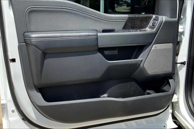 Photo of 2023 Oxford White Ford F-250
