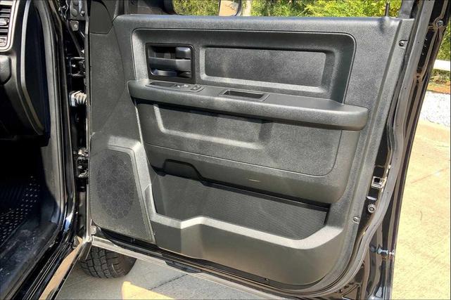 Photo of 2020 Diamond Black Crystal Pearlcoat RAM 3500