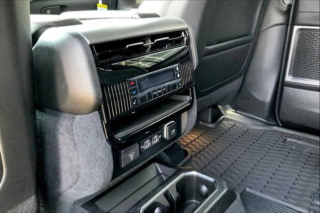 Photo of 2025 Gray Jeep Wagoneer