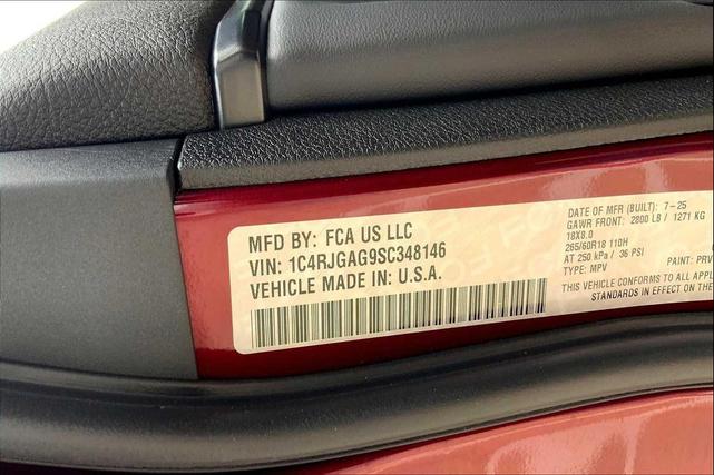 Photo of 2025 Velvet Red Pearlcoat Jeep Grand Cherokee