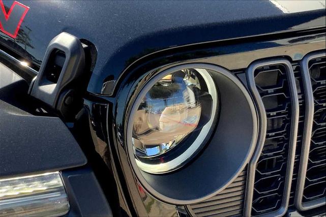 Photo of 2025 Black Clearcoat Jeep Gladiator