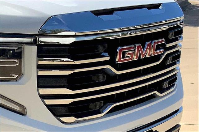 Photo of 2023 Summit White GMC Sierra 1500