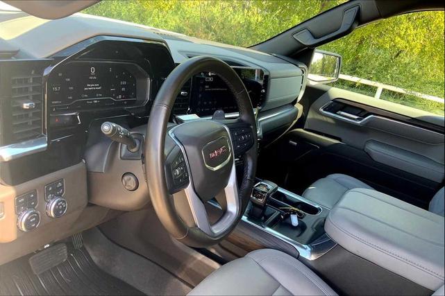 Photo of 2023 Summit White GMC Sierra 1500