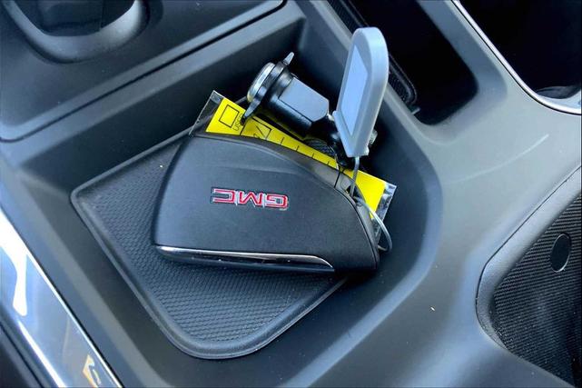 Photo of 2023 Summit White GMC Sierra 1500