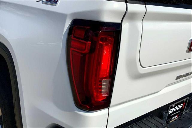 Photo of 2023 Summit White GMC Sierra 1500