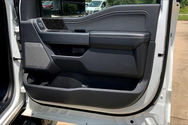 Photo of 2023 Oxford White Ford F-250