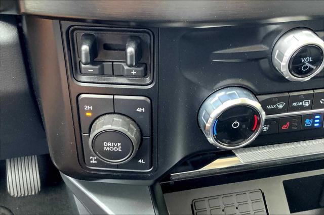 Photo of 2023 Oxford White Ford F-250